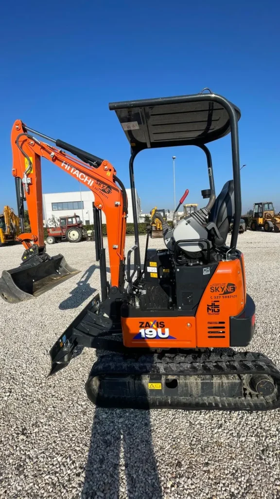 MINI ESCAVATORE HITACHI ZX19U-6